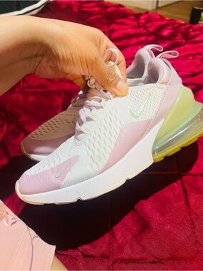 Nike Air Max 270 Women’s Sneakers in Light Pink, White & clear Accents Sz 8